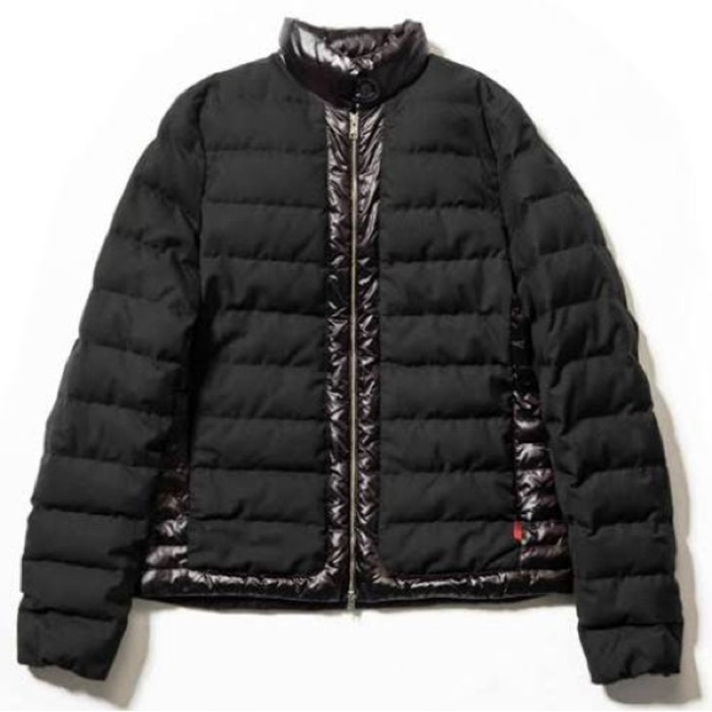 Woolrich short down jacket, medium, black with woven outer fabric, Luxe Clover